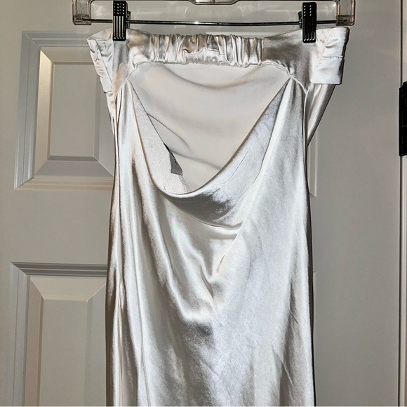 Satin strapless dress - Picture 10 of 11